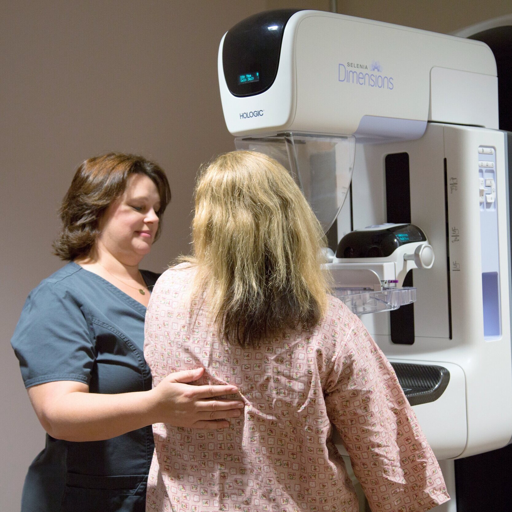 ماموگرافی چیست و چطور انجام می شود؟ u/ماموگرافی چیست و چطور انجام می شود؟